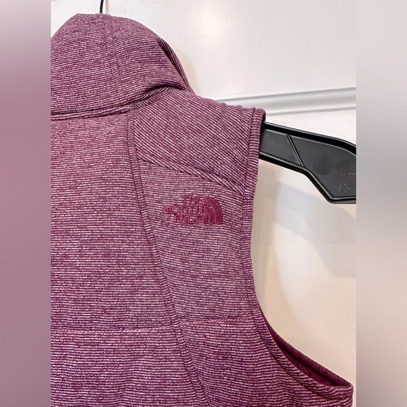 The North Face women’s puffer vest XS - Picture 6 of 8